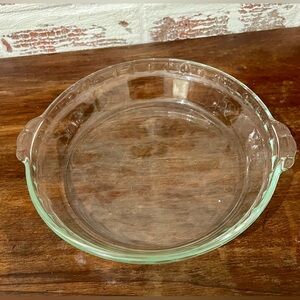 Vintage Pyrex Pie Plate Dish Glass 9.5 In 24 Cm Round Fluted Edge